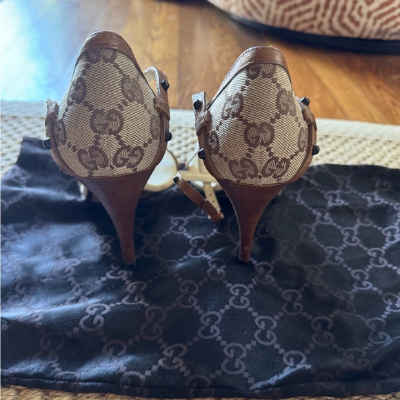 GUCCI Vintage Monogram Canvas Ankle-Wrap Heels (39) - Picture 3 of 8